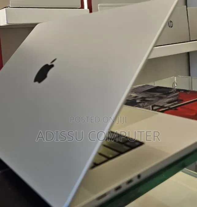 New Laptop Apple MacBook Pro 2021 M1 16GB Apple M1 Pro SSD 512GB