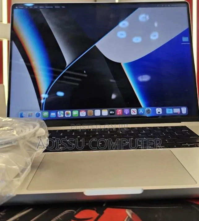 New Laptop Apple MacBook Pro 2021 M1 16GB Apple M1 Pro SSD 512GB