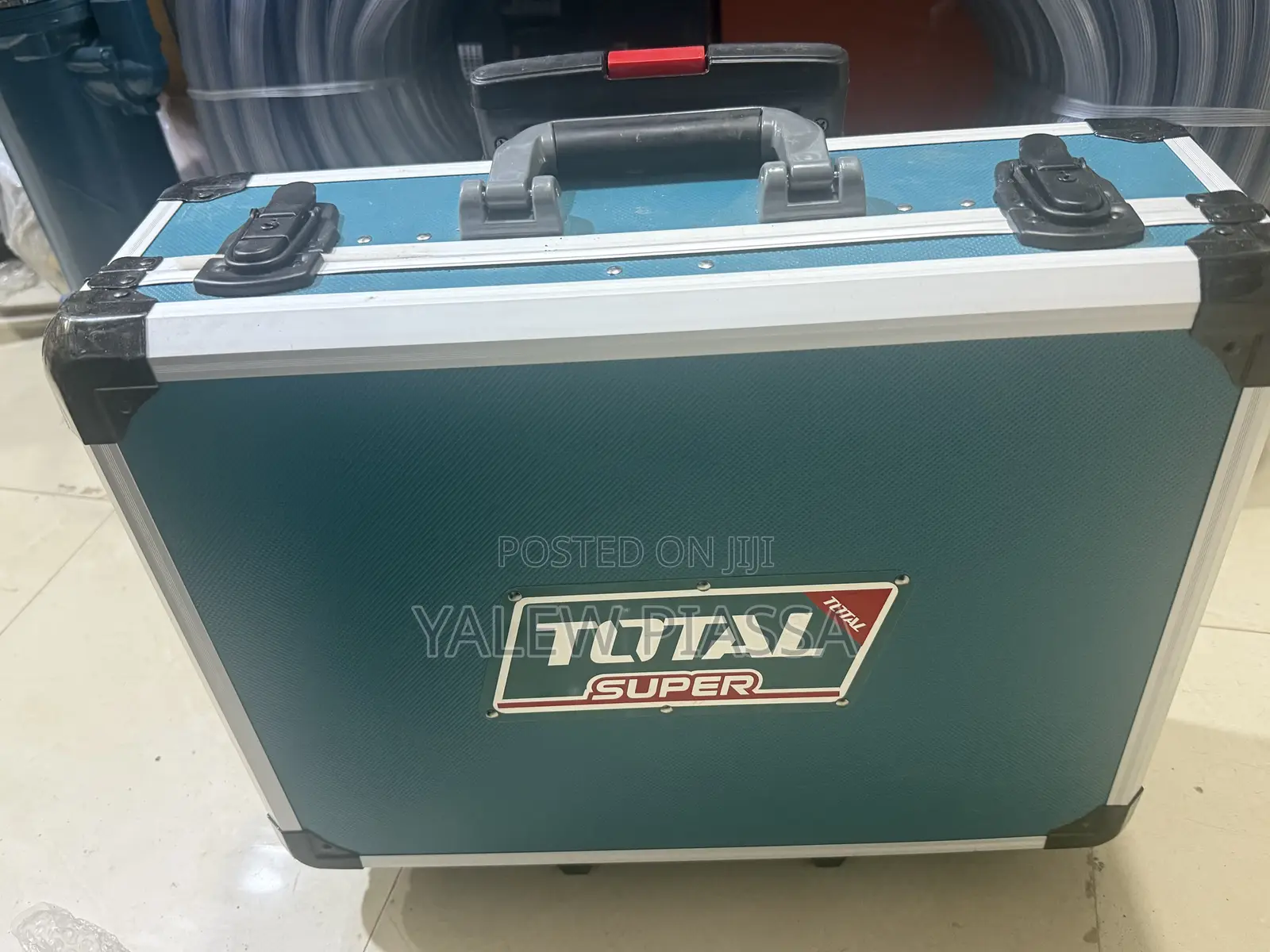 Total 147-Piece Hand Tool Set (Model THKTHP21476),