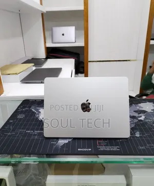 New Laptop Apple MacBook Air 2022 M2 8GB Apple M2 SSD 256GB