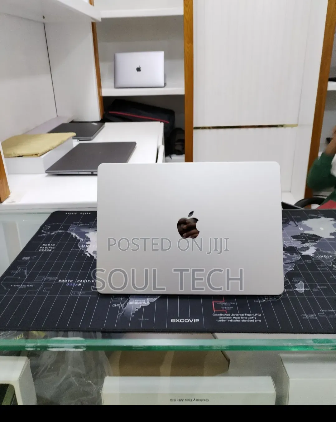 New Laptop Apple MacBook Air 2022 M2 8GB Apple M2 SSD 256GB