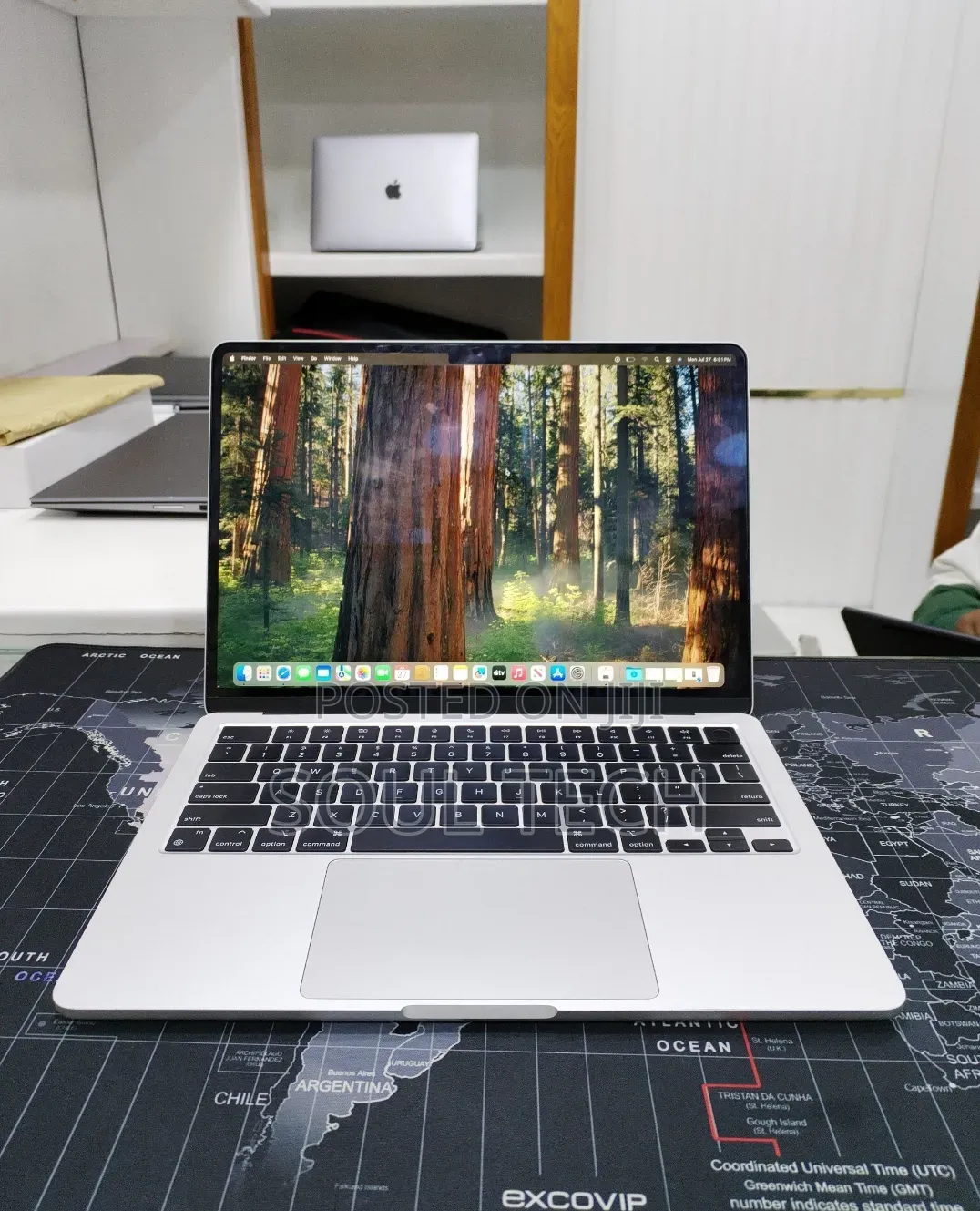 New Laptop Apple MacBook Air 2022 M2 8GB Apple M2 SSD 256GB