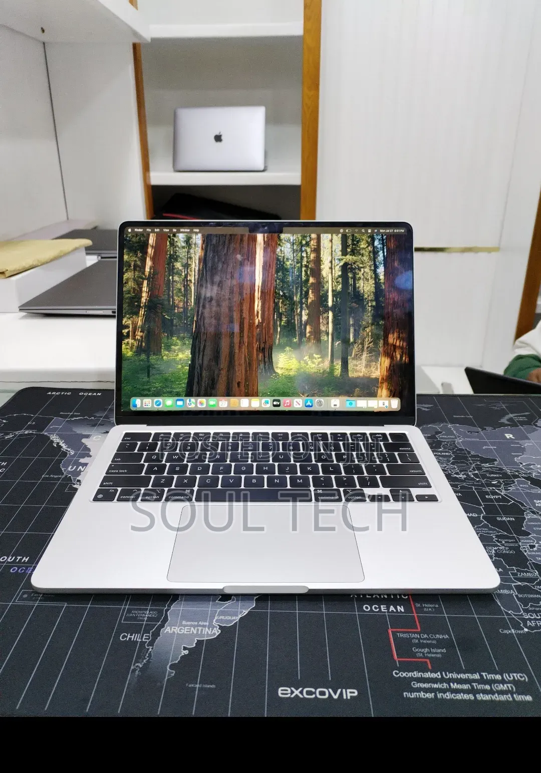 New Laptop Apple MacBook Air 2022 M2 8GB Apple M2 SSD 256GB