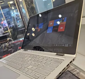 New Laptop HP Spectre X360 8GB Intel Core i5 SSD 256GB