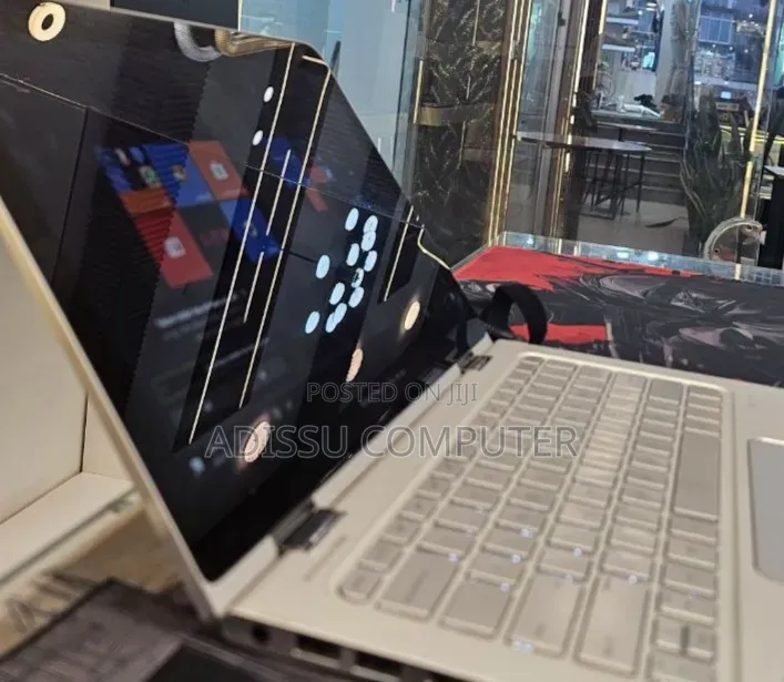 New Laptop HP Spectre X360 8GB Intel Core i5 SSD 256GB