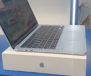 New Laptop Apple MacBook Air 2025 M4 16GB Apple M4 SSD 512GB