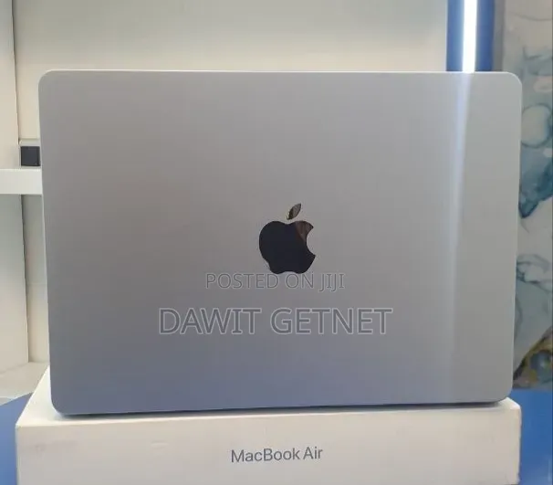 New Laptop Apple MacBook Air 2025 M4 16GB Apple M4 SSD 512GB