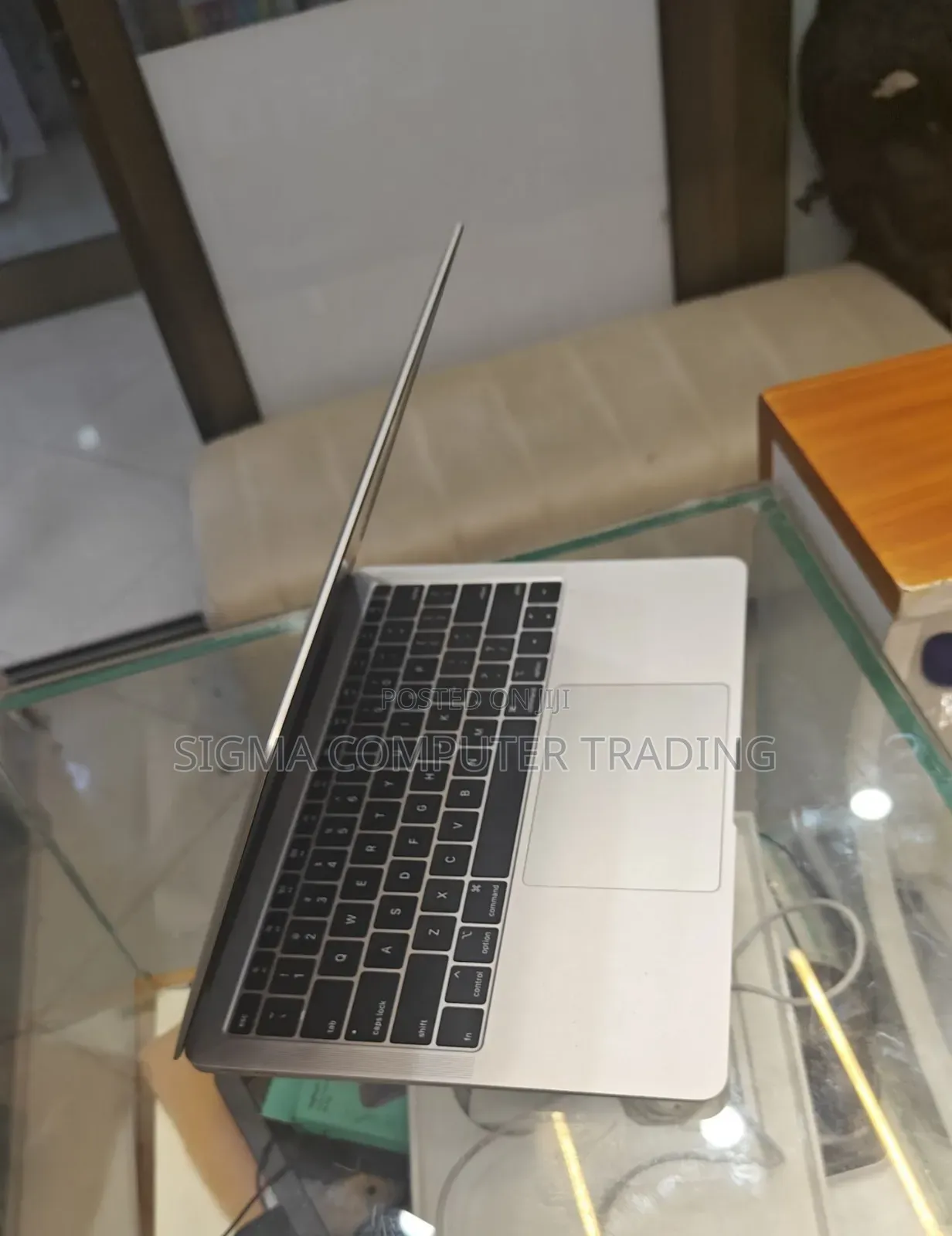 New Laptop Apple MacBook Air 2019 8GB Intel Core i5 SSD 256GB