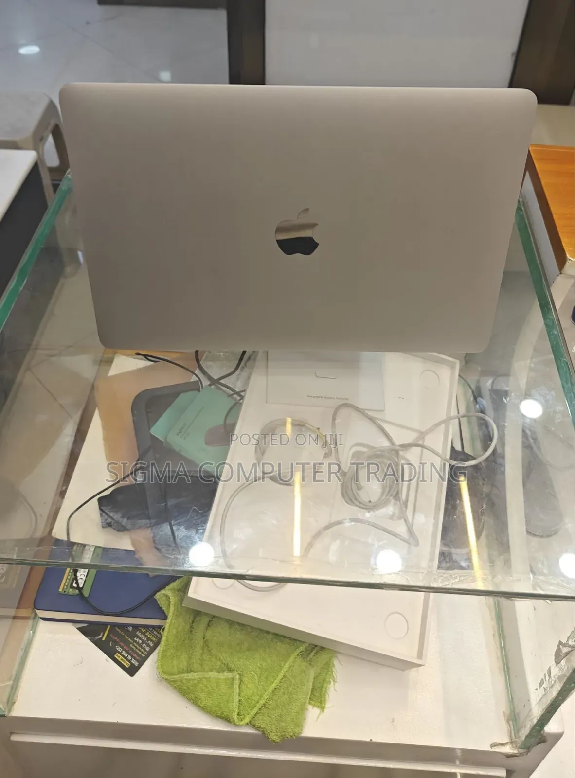New Laptop Apple MacBook Air 2019 8GB Intel Core i5 SSD 256GB