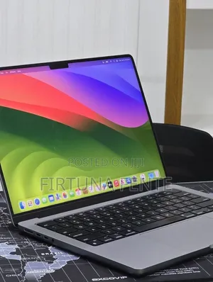 New Laptop Apple MacBook Pro 2023 M3 8GB Apple M3 Pro SSD 512GB