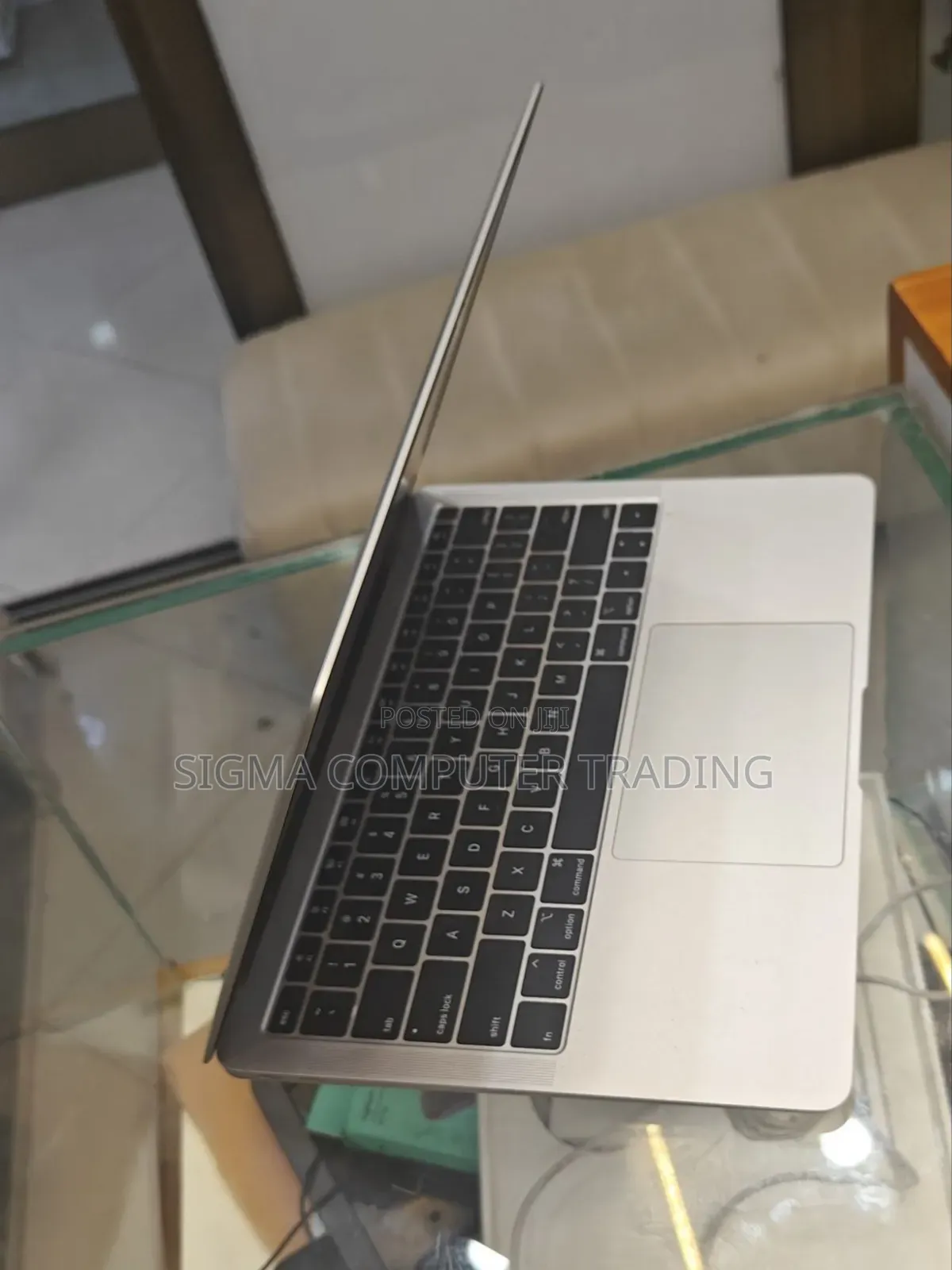 New Laptop Apple MacBook Air 2019 8GB Intel Core i5 SSD 256GB