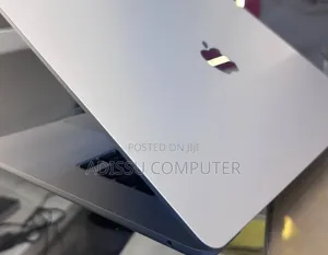 New Laptop Apple MacBook Air 2025 M4 24GB Apple M4 SSD 512GB