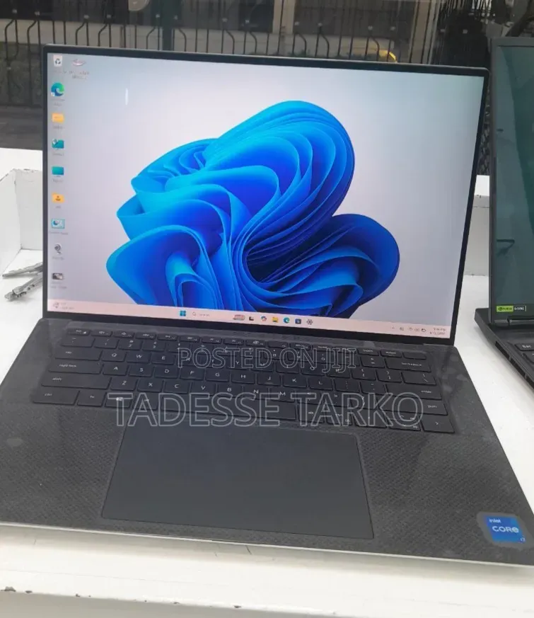 New Laptop Dell XPS 15 16GB Intel Core i7 SSD 512GB