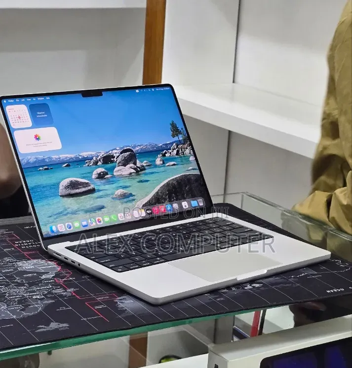 New Laptop Apple MacBook Pro 2021 M1 16GB Apple M1 Pro SSD 512GB