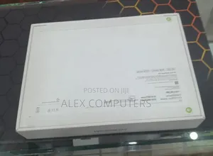 New Laptop Apple MacBook 16GB Apple M5 Pro SSD 512GB
