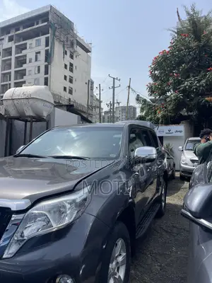 Toyota Land Cruiser Prado 4.0 Petrol TX 2015 Black