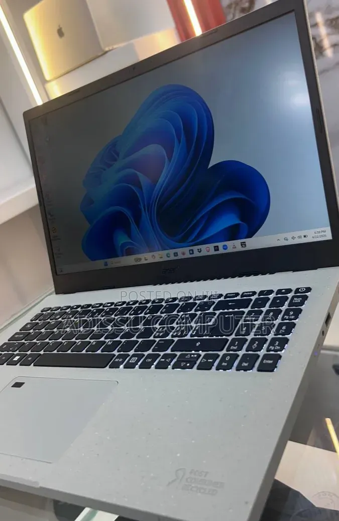 New Laptop Acer Predator Helios Neo 16 16GB Intel Core i7 SSD 1T