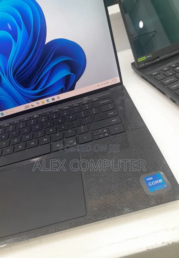 New Laptop Dell XPS 15 16GB Intel Core i7 SSD 512GB