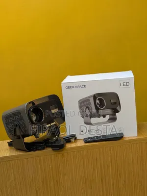 Projector Brand: GEEK SPACE