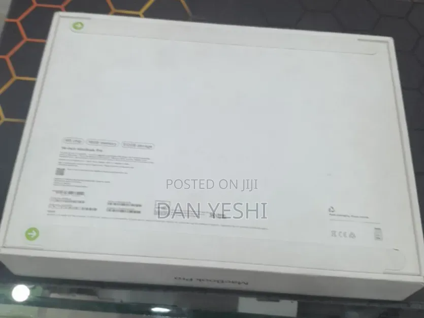 New Laptop Apple MacBook Pro 16GB Apple M5 SSD 512GB