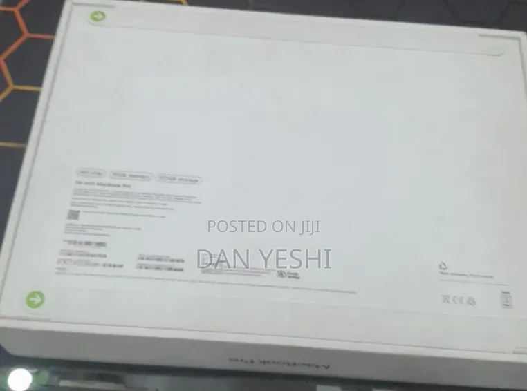 New Laptop Apple MacBook Pro 16GB Apple M5 SSD 512GB