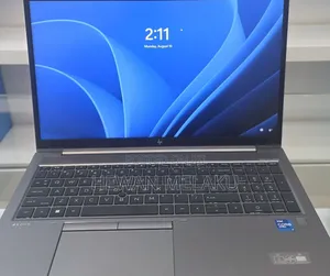 New Laptop HP ZBook Firefly G8 16GB Intel Core i7 SSD 512GB