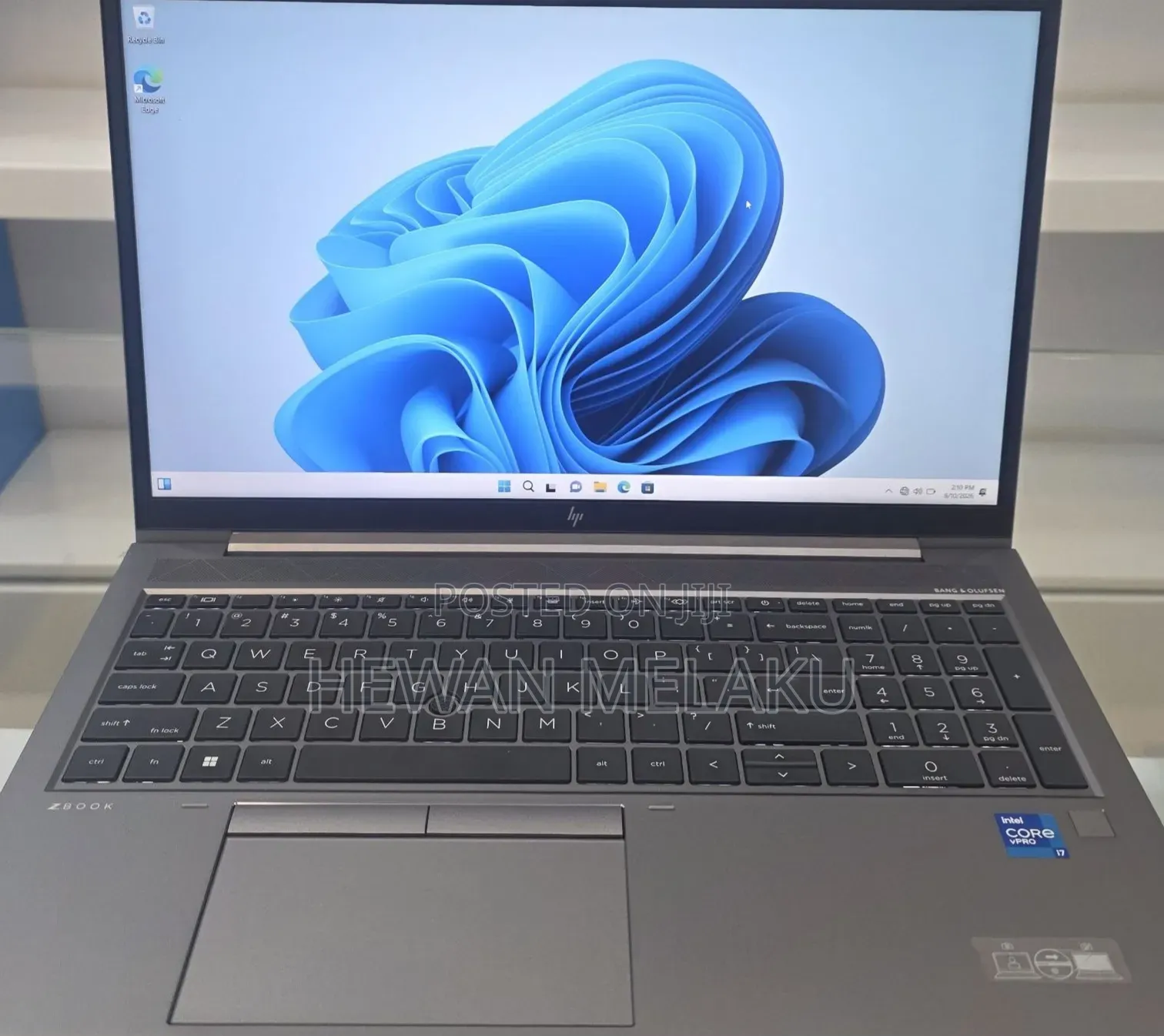 New Laptop HP ZBook Firefly G8 16GB Intel Core i7 SSD 512GB