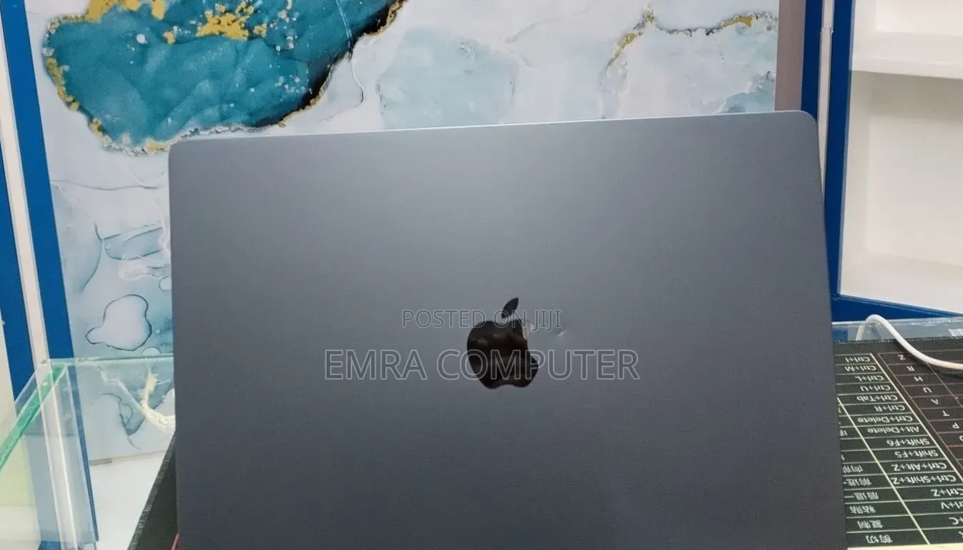 New Laptop Apple MacBook Air 2025 M4 16GB Apple M4 SSD 256GB