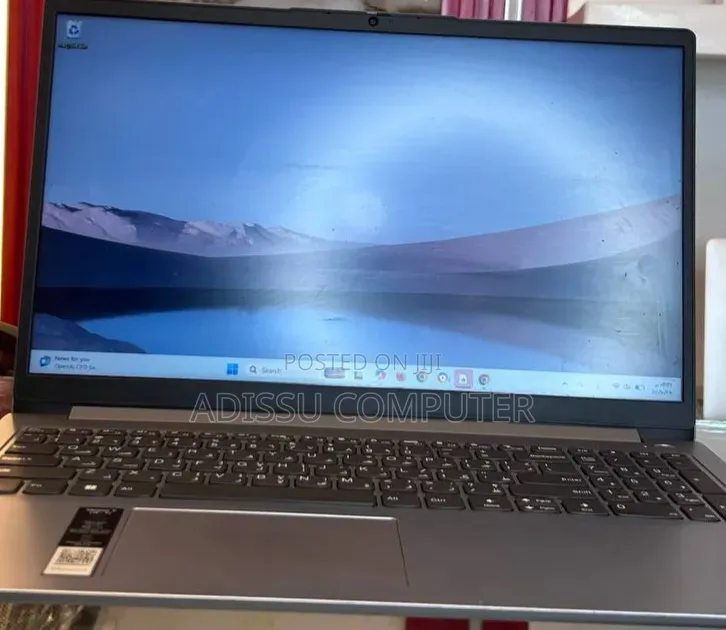 New Laptop Lenovo IdeaPad 1 4GB Intel Core i5 SSD 256GB