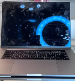 New Laptop Apple MacBook Pro 2018 16GB Intel Core i7 SSD 512GB