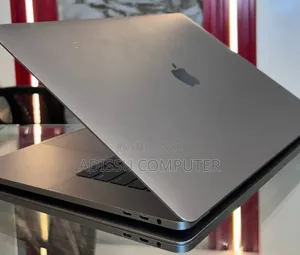 New Laptop Apple MacBook Pro 2018 16GB Intel Core i7 SSD 512GB