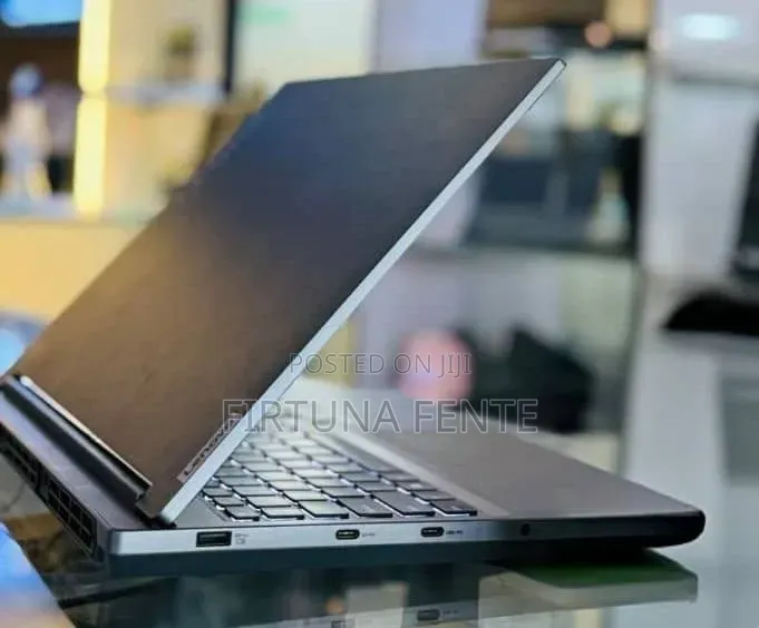 New Laptop Lenovo Legion 5 1GB AMD Ryzen 7 SSD 512GB