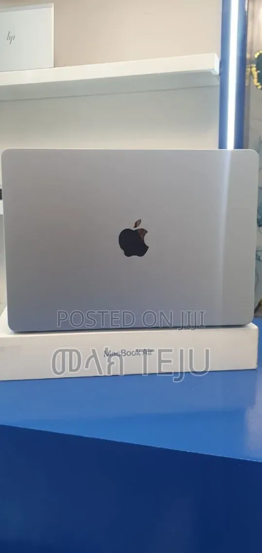 New Laptop Apple MacBook Air 2025 M4 16GB Apple M4 SSD 512GB