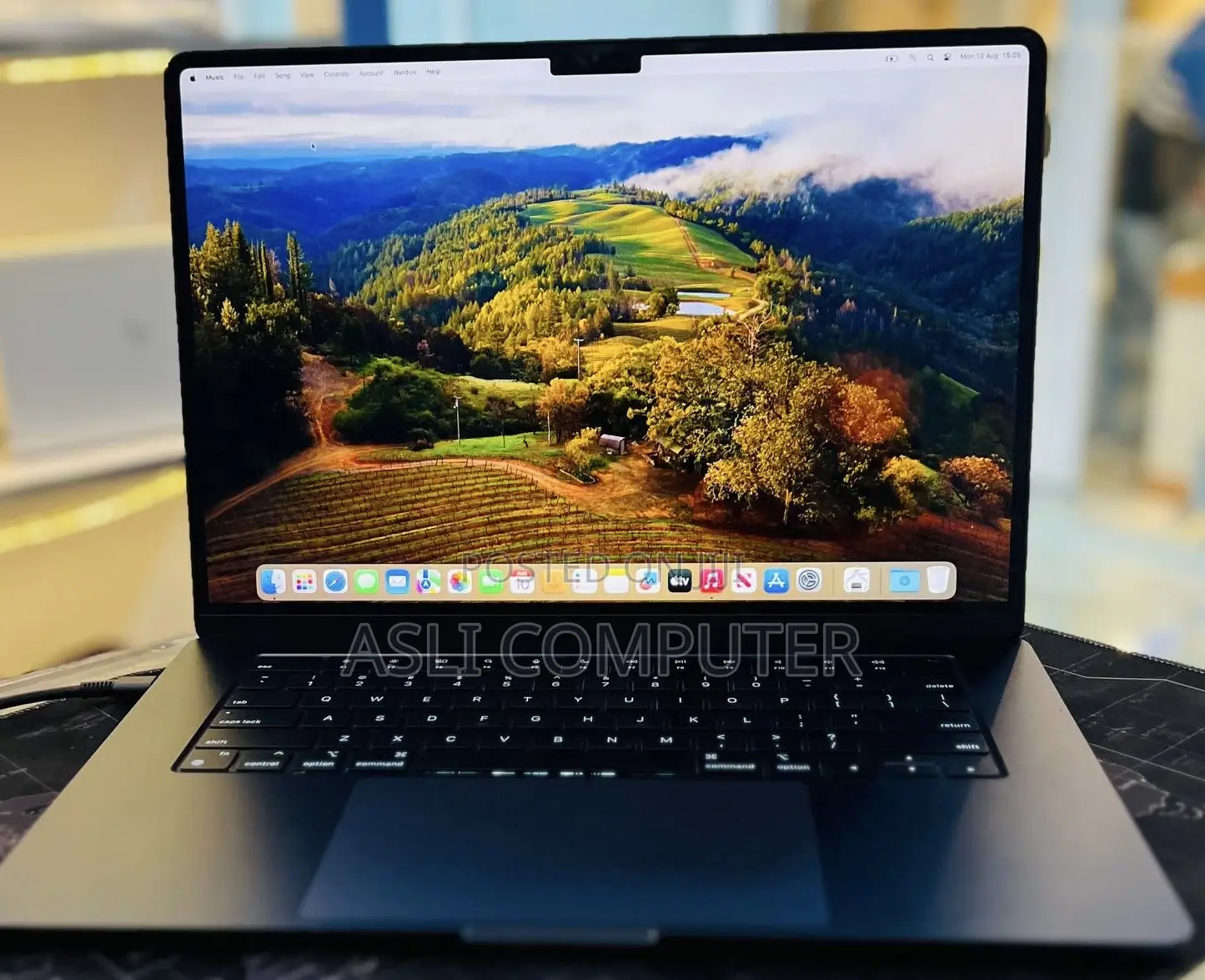 New Laptop Apple MacBook Air 2024 M3 8GB Apple M3 SSD 256GB