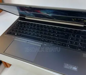 New Laptop HP ZBook Firefly G8 16GB Intel Core i7 SSD 512GB