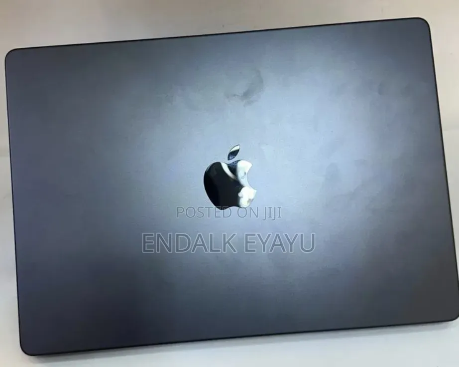 New Laptop Apple MacBook Pro 2025 M5 16GB Apple M5 Pro SSD 512GB