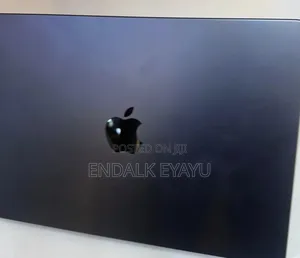 New Laptop Apple MacBook Pro 2025 M5 16GB Apple M5 Pro SSD 512GB