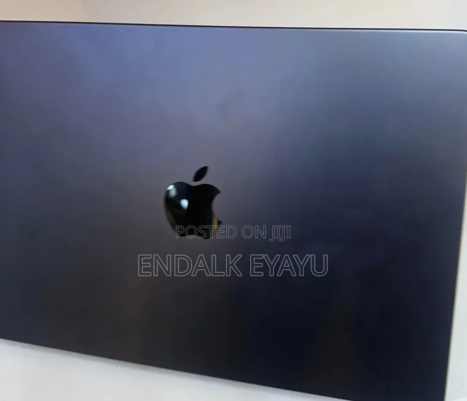New Laptop Apple MacBook Pro 2025 M5 16GB Apple M5 Pro SSD 512GB