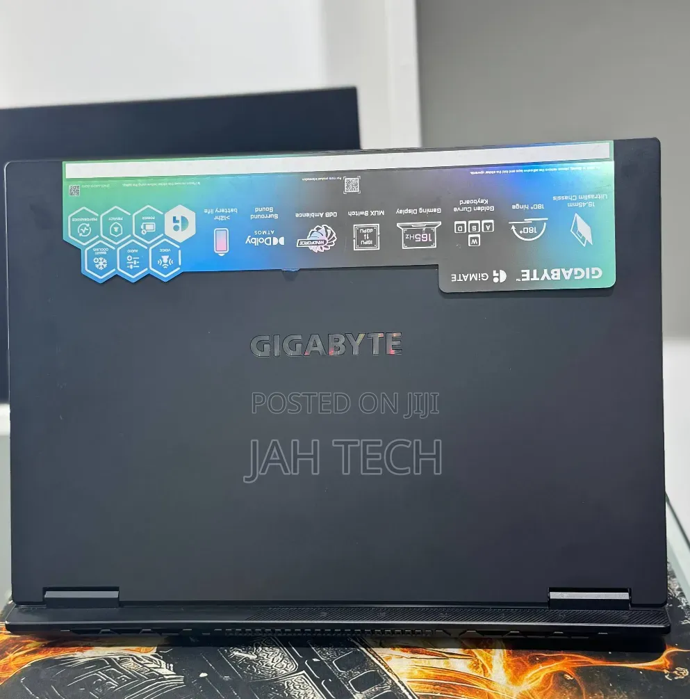 New Laptop Gigabyte GAMING A16 16GB Intel Core i7 SSD 1T