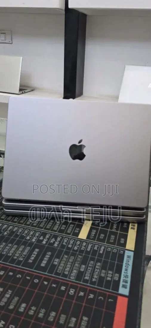 New Laptop Apple MacBook Pro 2021 M1 32GB Apple M1 SSD 512GB