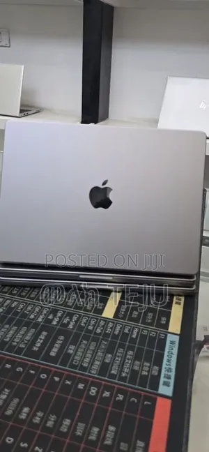 New Laptop Apple MacBook Pro 2021 M1 32GB Apple M1 SSD 512GB