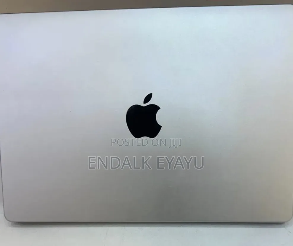 New Laptop Apple MacBook Pro 2024 M3 8GB Apple M3 Pro SSD 512GB