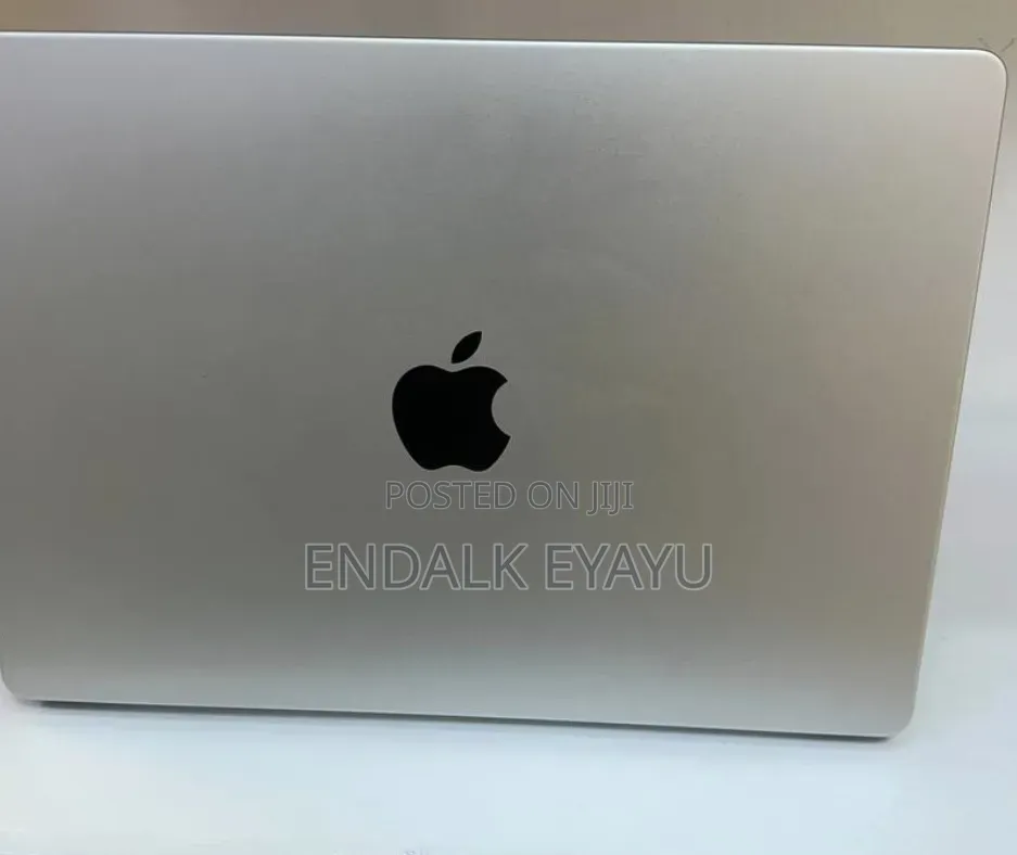 New Laptop Apple MacBook Pro 2024 M3 8GB Apple M3 Pro SSD 512GB