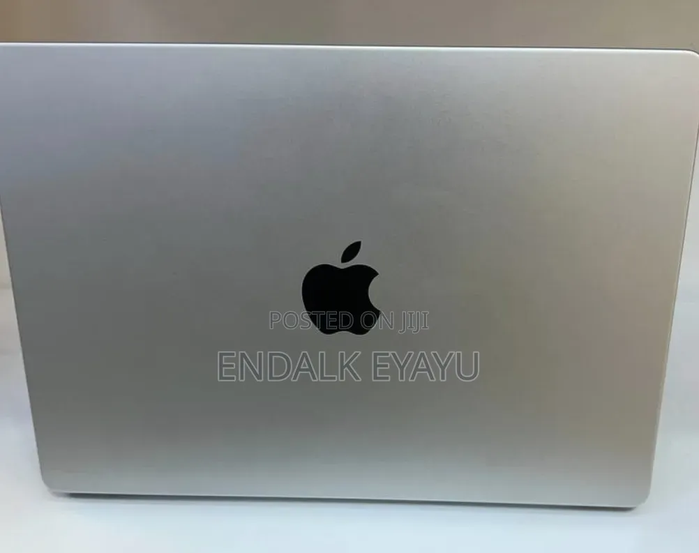 New Laptop Apple MacBook Pro 2024 M3 8GB Apple M3 Pro SSD 512GB