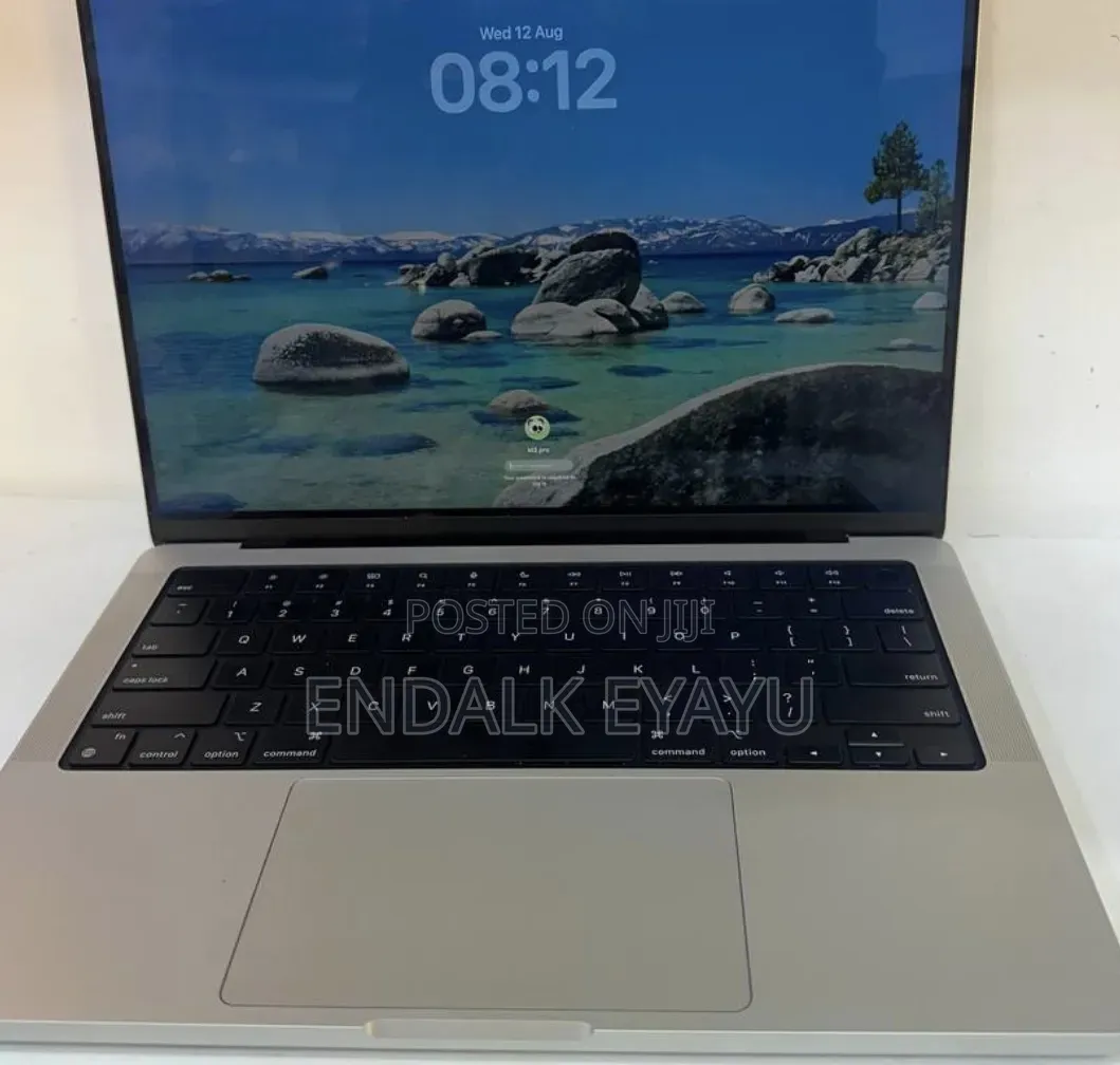 New Laptop Apple MacBook Pro 2024 M3 8GB Apple M3 Pro SSD 512GB
