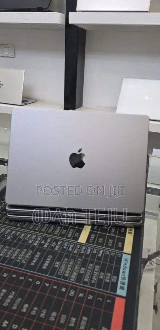 New Laptop Apple MacBook Pro 2021 M1 32GB Apple M1 SSD 512GB