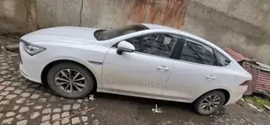 BYD Qin Plus DM-i 2025 White