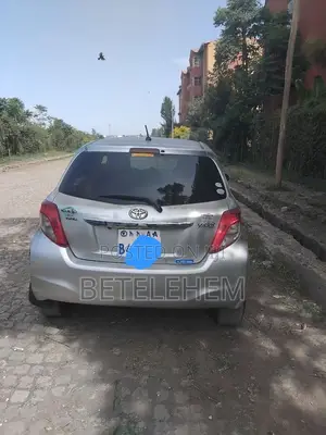 Toyota Vitz 2012 Gray