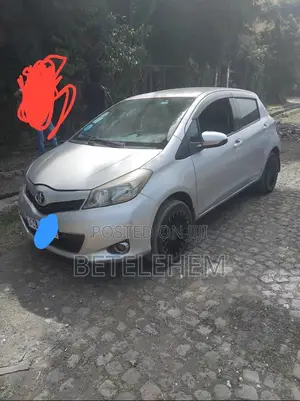 Toyota Vitz 2012 Gray