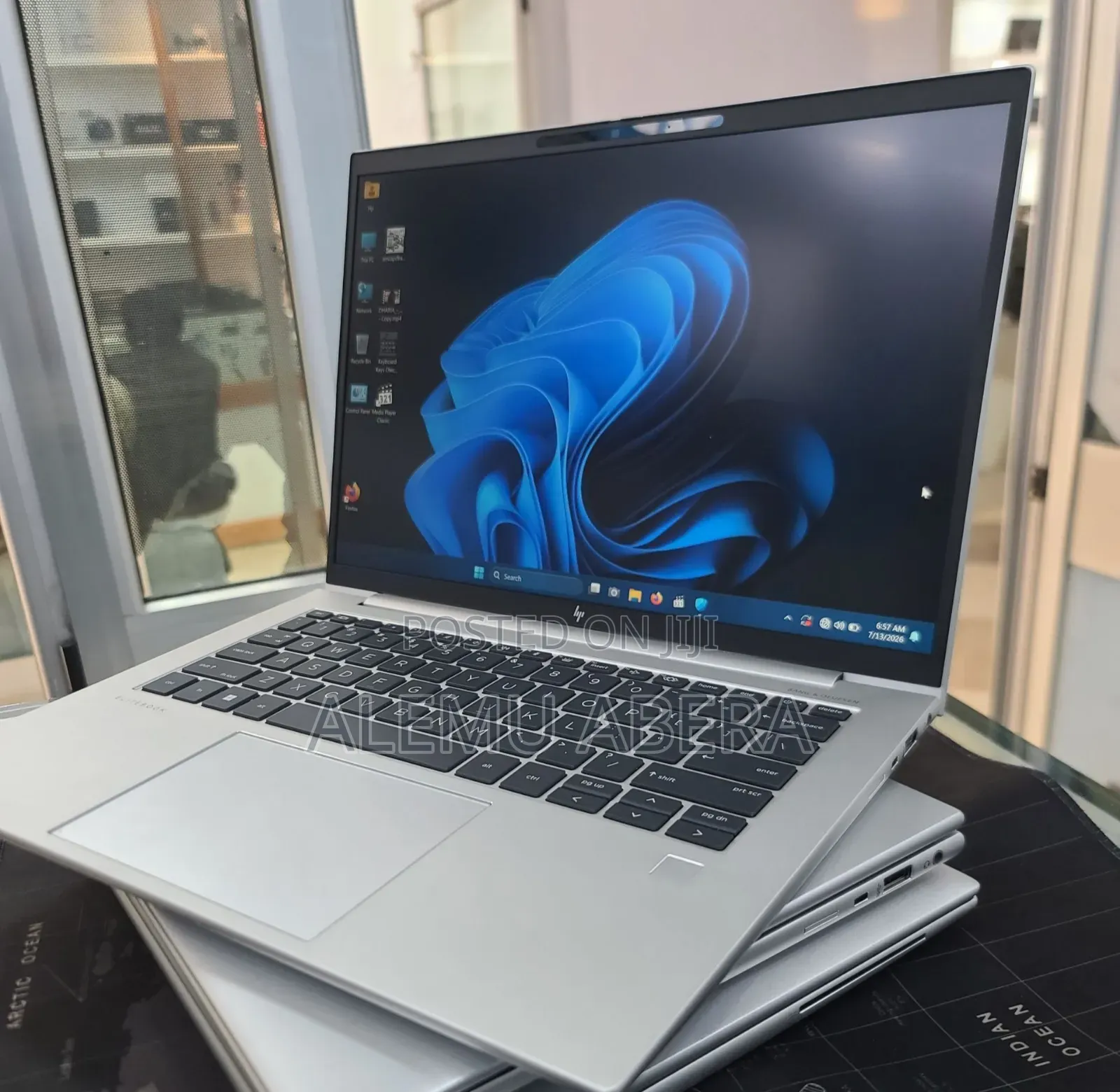New Laptop HP EliteBook 840 G10 16GB Intel Core i7 SSD 512GB